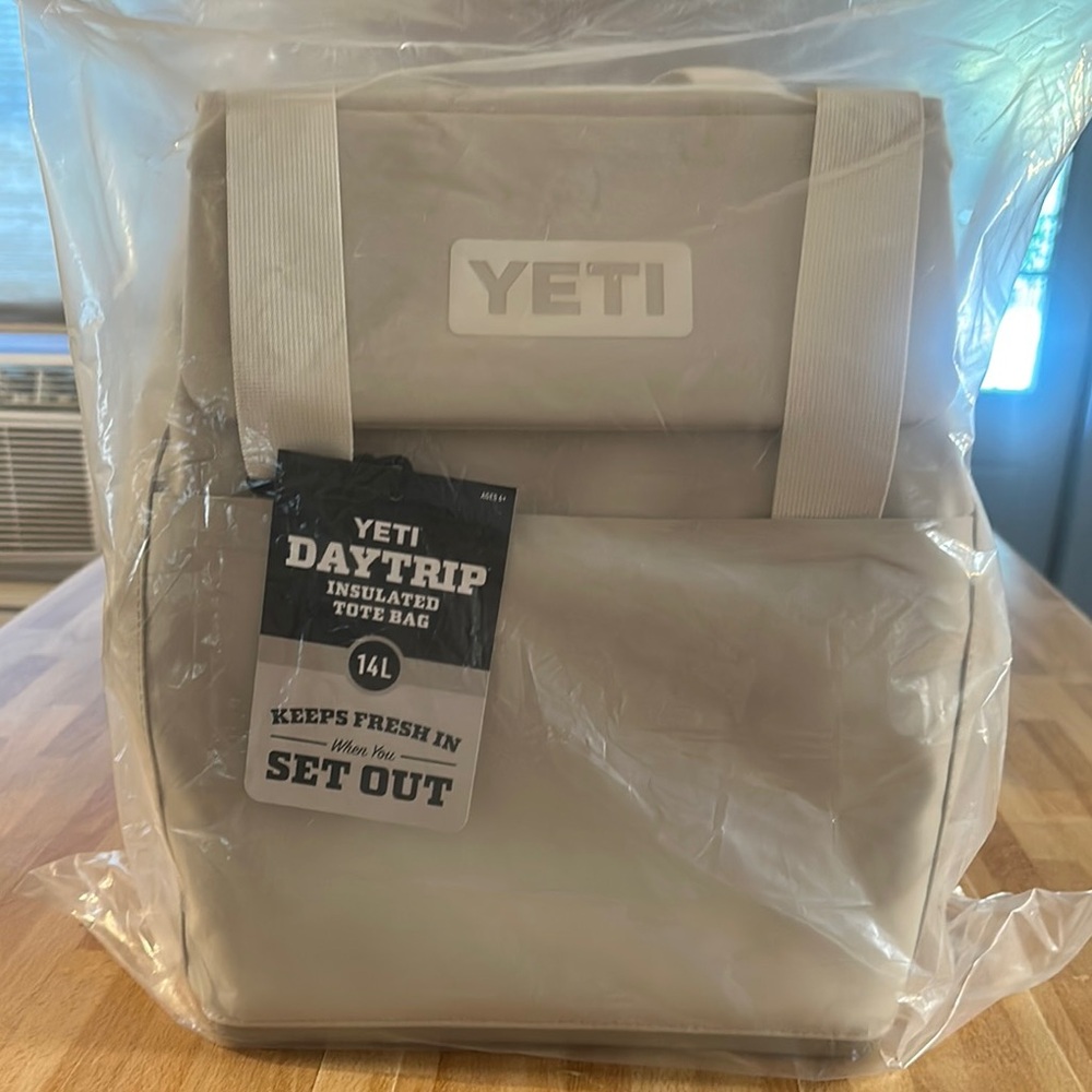 YETI Daytrip Insulated Tote Bag - Cape Taupe Color